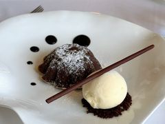 巧克力蛋糕配香草冰淇淋-Jean Georges