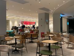 大堂-星巴克臻选(上海淮海百盛购物中心店)