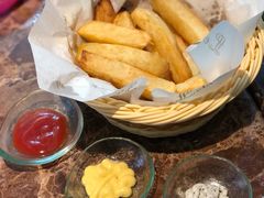 -Let'sBURGERplus·非常创意汉堡(三里屯店)