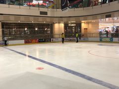 -冰纷万象滑冰场(二七万象城店)