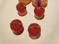 -江上荟·创意中国菜(绿地缤纷城店)
