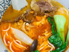 苗家红酸汤牛肉粉-俏凤凰(美林M·LIVE天地东座店)