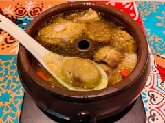 -云海肴·汽锅鸡·云南菜(天山百盛优客店)