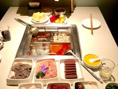 -海底捞火锅鲜切牛肉主题店(长寿路店)