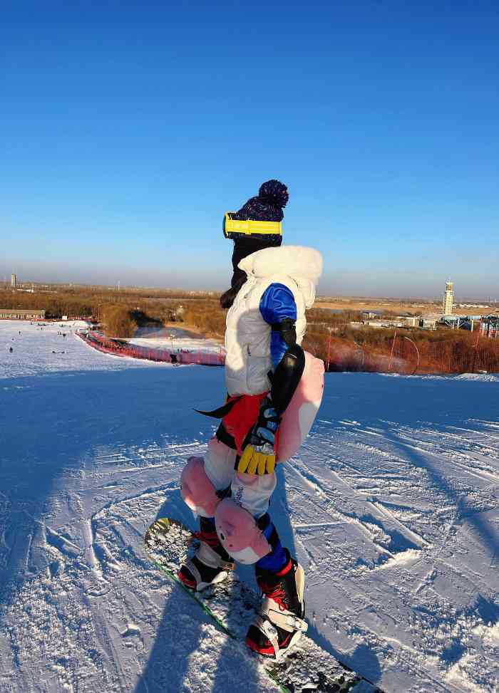 鸣翠湖滑雪场-"环境很好 玩的开心 就是人实在是太多了.