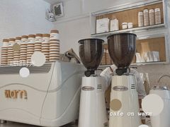 暖白-Cafe on warm(丹霞店)