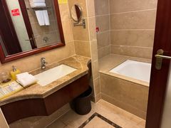 -益阳华天大酒店