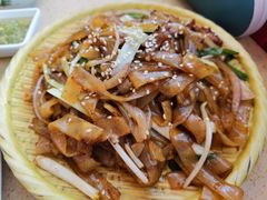 干炒牛河-明腾壹间茶餐厅(新都会花园广场店)