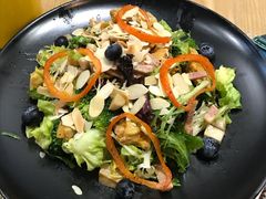 咖喱鸡肉西兰花沙拉-HELLO 27 意面·沙拉·帕尼尼