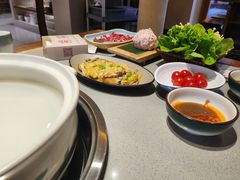 -四点金粥底火锅(沂州里店)