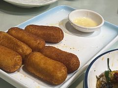 咸蛋黄糍粑-茶花妹子云南餐厅(传媒大学店)