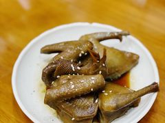 卤水乳鸽-煲煲掂风味煲仔饭餐厅(西区店)