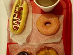 -Winchell's Donuts House