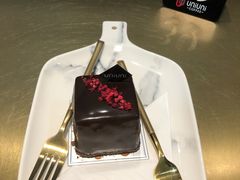 -UNI UNI(环亚凯瑟琳店)