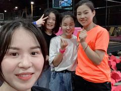 -嘿哟动霸CHUA·新潮玩运动娱乐中心·蹦床滑冰团建乐园