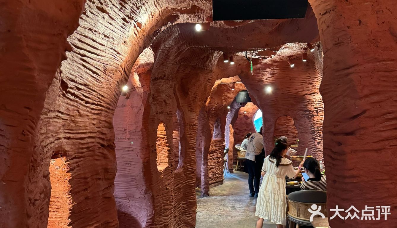 美味狂欢 | 洞穴烤肉的极致享受