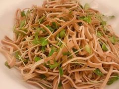 香椿苗拌豆皮-金春禧(世茂国际广场店)