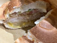 菠萝大虾小飞碟-魏斯理汉堡(西安沣东吾悦店)