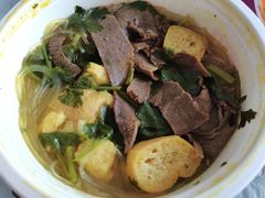 油豆腐牛肉粉丝汤（咖喱）-小杨生煎(乐坊虹井店)
