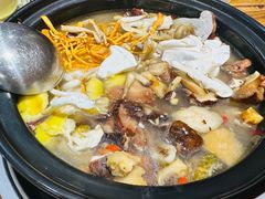 -菌之家·专业纯野生菌火锅·特色炒菌