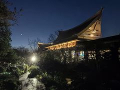 -七彩云南古滇温泉山庄