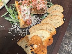 炭烤牛骨髓配m7南非和牛塔塔-LESCEDARS Brasserie Bistro香柏树