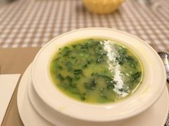 青菜汤-船屋葡国餐厅