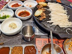 -彭妈家•韩国烤肉料理(张杨路店)