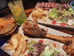 宁夏滩羊大羊腿-The Cheebat 锌吧·Bistro(体育西店)