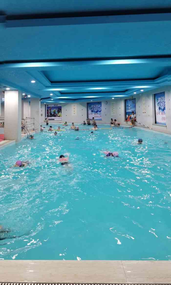 泳冠游泳俱乐部(望景苑馆)-"夏天当然是要找个游泳馆好好游玩一下.