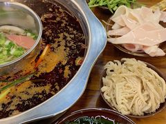 -正南齊北重庆老火锅(光华村直营店)