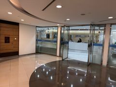 -瑞尔齿科(南京东路名人诊所)