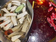菌香鸳鸯锅-晓宇重庆火锅(赛格国际购物中心店)
