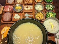 -银米·云南传统过桥米线(双廊黑金冠店)