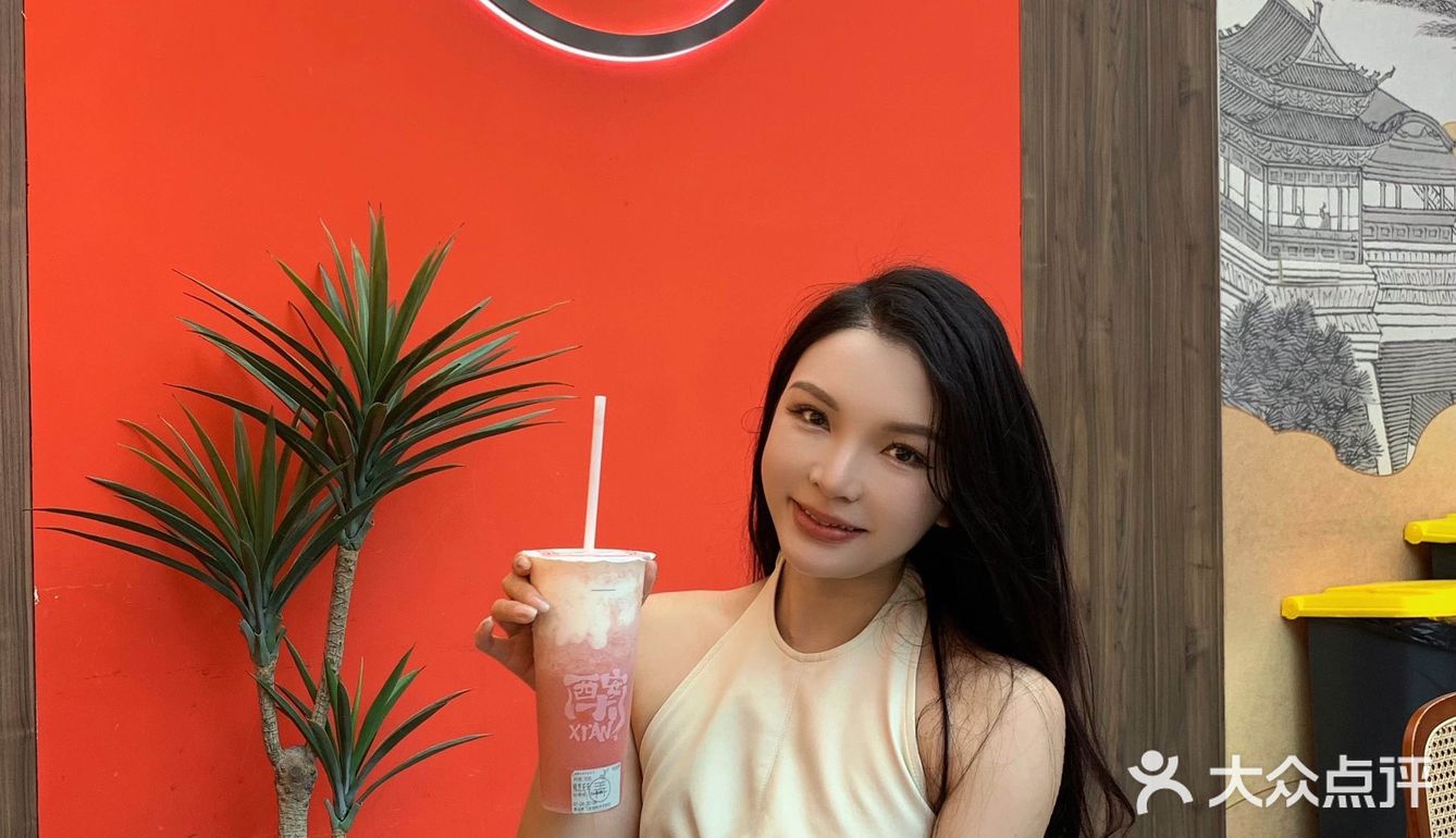 这个夏天一定要喝到的治愈系奶茶！排队也值了