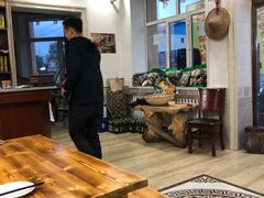 大堂-粘豆包柴火铁锅炖