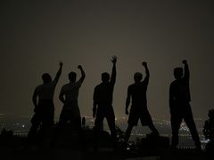 -鬼笑石后山停车场