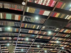 -钟书阁(松江泰晤士小镇店)