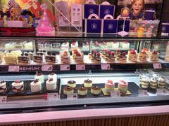 面包甜点陈列柜-巴黎贝甜(龙之梦购物中心虹口店)