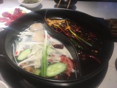 -钢管厂五区小郡肝串串香(奥克斯广场锦城万达店)