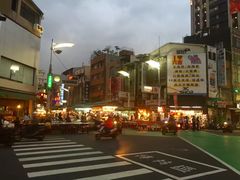 -六合夜市