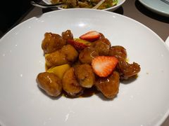 菠萝咕噜肉-有璟阁港式餐厅(国贸商城店)