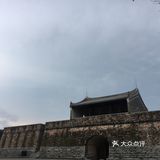 青石板路也感觉古色古香 连路牌都做得精致有心
