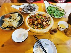 饵块鸡-民食香·腊排骨野生菌美食(木府店)