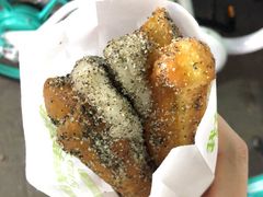 -爆炸头阿姨小四川正宗川味小吃(无任何分店)