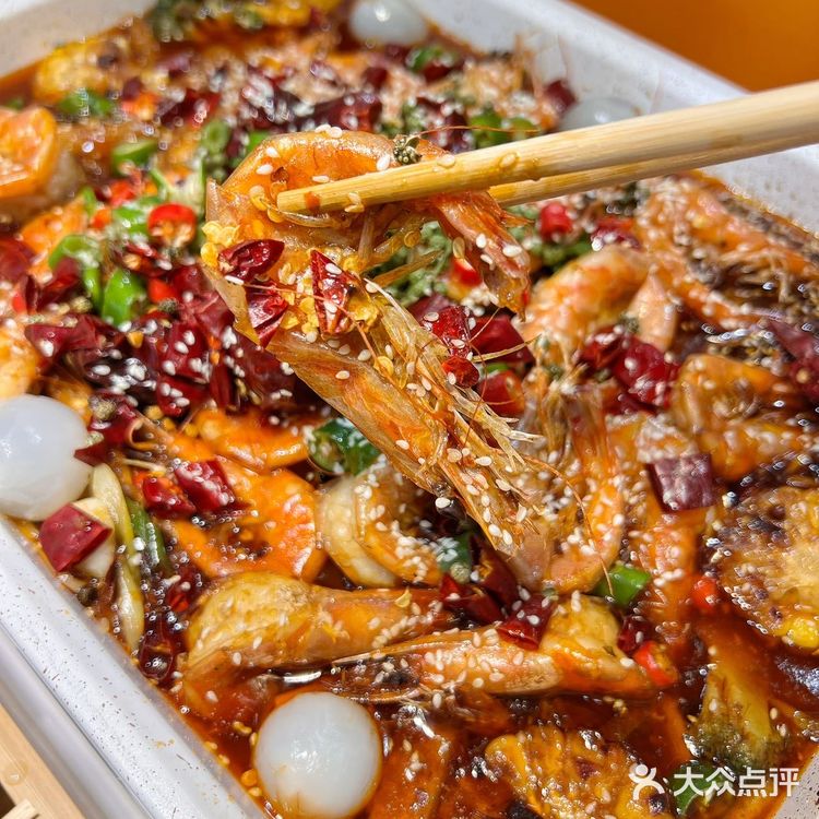 排队🤴扶摇树下终于开到经四路万达啦~