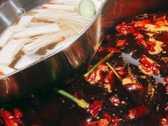 菌香鸳鸯锅-晓宇重庆火锅(赛格国际购物中心店)