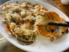 蒜蓉粉丝蒸扇贝-明记海鲜大排档(巽寮湾店)