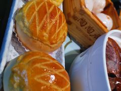 酥皮水牛奶菠萝包-陶陶居酒家(海岸城店)