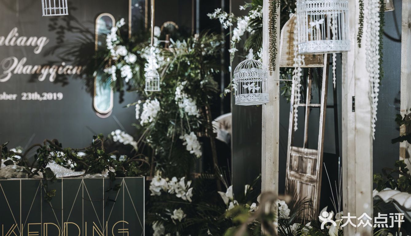 站在舞台上的你,是那么美